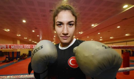 Sevinç'in şimdiki birincilik hedefi muay thai