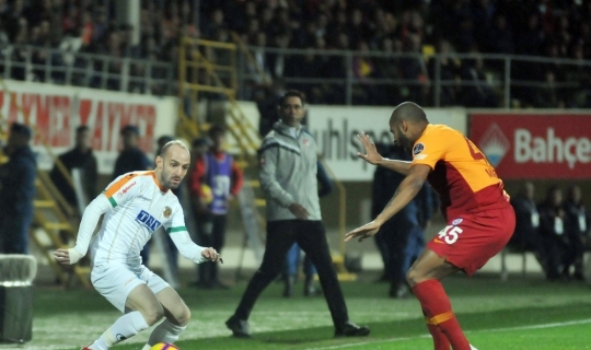 Spor Toto Süper Lig: Aytemiz Alanyaspor: 1 - Galatasaray: 0 (İlk yarı)