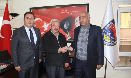 Taksiciden örnek davranış