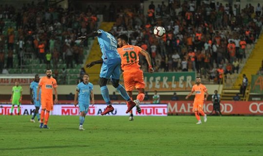 Trabzonspor Aytemiz Alanyaspor'a 1-0 mağlup oldu