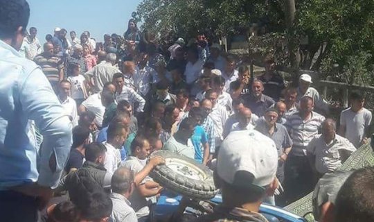 Traktörün altında feci şekilde can verdi