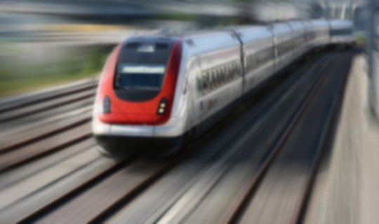 Tren kalabalığa daldı! Çok kişi hayatını kaybetti