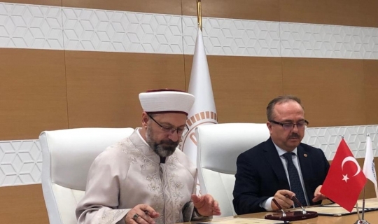 Türkiye Diyanet Vakfı ve Türkiye Maarif Vakfı arasında iş birliği protokolü