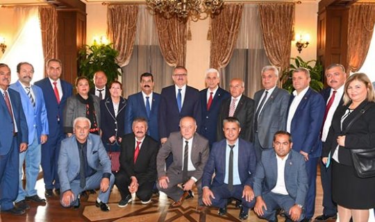 Vali Karaloğlu'ndan muhtarlara 'Sigara ve kahvaltı' talimatı