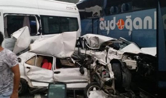 Zincirleme trafik kazası : Çok sayıda ölü ve yaralı var