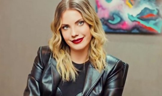 Eda Ece koronavirüse mi yakalandı? Yasak Elma'nın çekimleri duruyor mu?