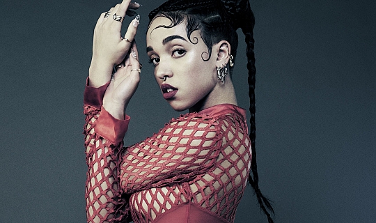 FKA Twigs eski sevgilisi Shia LaBeouf ile mahkemelik oldu