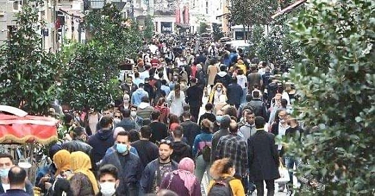 Uşak’ta kalabalık cadde ve sokaklarda sigara içme yasağı