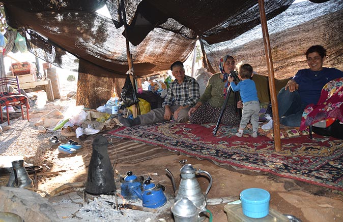 Sarıkeçili yörükleri gelişen teknolojiye rağmen bin yıllık geleneklerinden vazgeçmiyorlar
