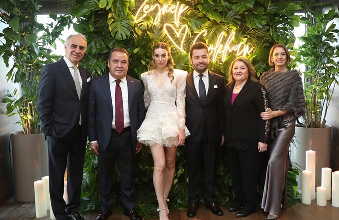 Gökhan Böcek Zeynep Kerimoğlu ile nişanlandı