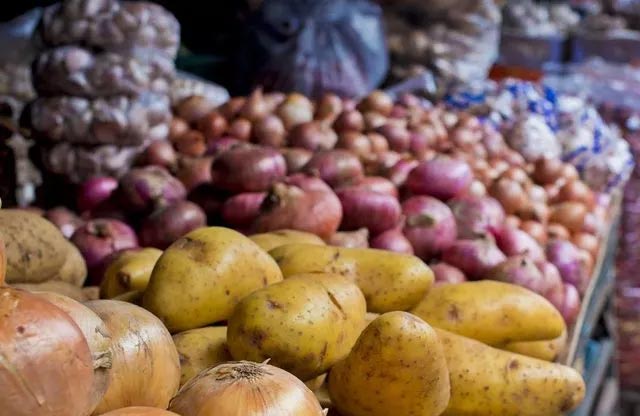 Tezgahtaki fiyatı gören şok olmuştu! Patates ve soğanda 'mecburi' indirim geliyor...