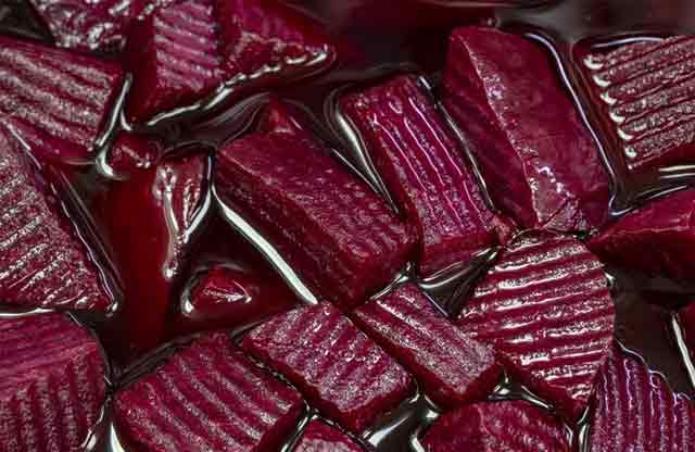 Aman dikkat! Bu yiyecekler dişleri teker teker döküyorlar!