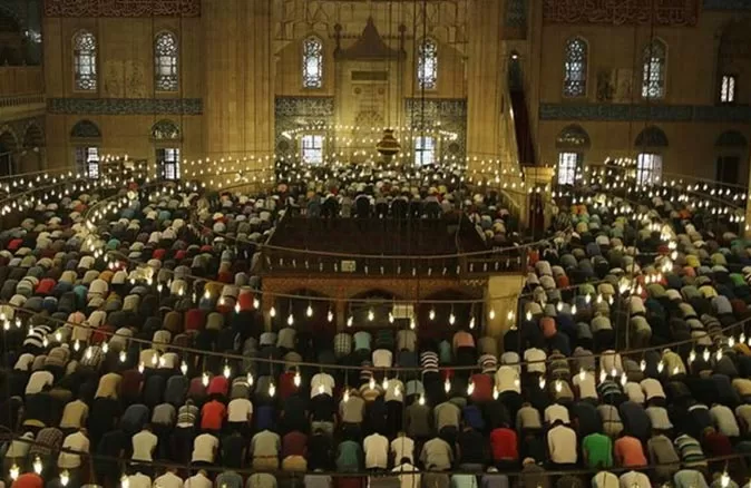 Bayram namazı saat kaçta kılınacak? Diyanet il il bayram namazı saatlerini açıkladı